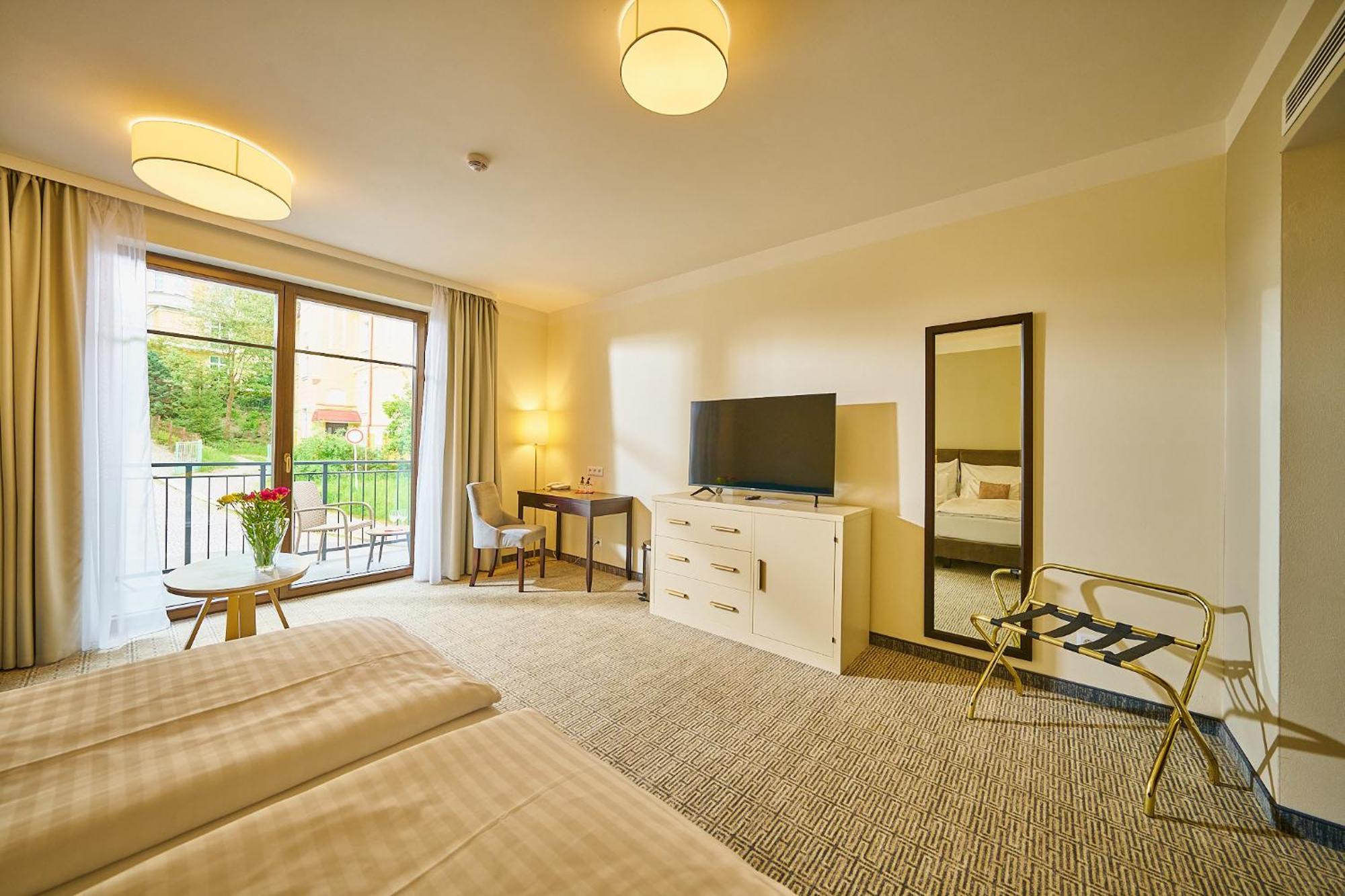 Wellness Hotel Queens Mariánské Lázně Dış mekan fotoğraf